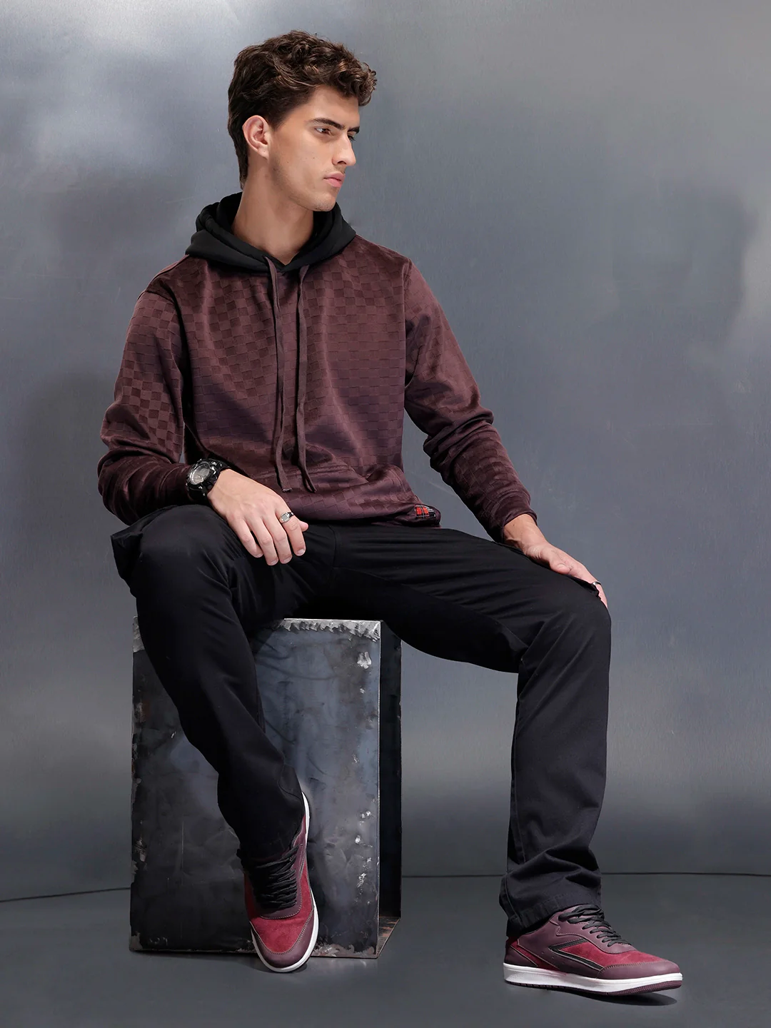 Velvet-finish Check-texture hoodie | Wine - Image 4